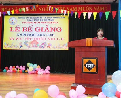 Trường mần non Tài Hoa phối hợp với Đoàn TNCS Hồ Chí Minh, Công đoàn nhà trường tổ chức lễ bế giảng năm học 2015-2016 và vui Tết thiếu nhi 1-6.